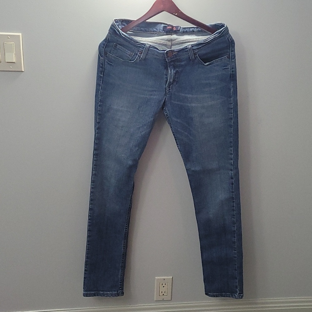 LEVI Jean